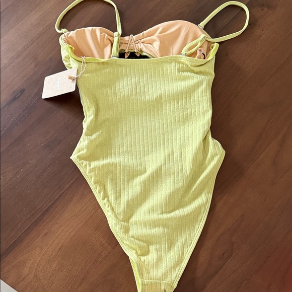 Lime Green Ribbed Bikini Set - Picture 3 of 3